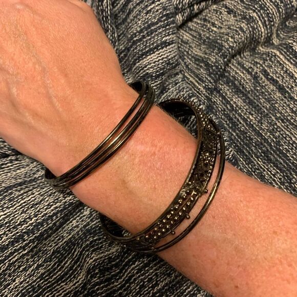 Bundle of 5 Vintage Inspired Gunmetal Gray Bangles - Picture 2 of 7
